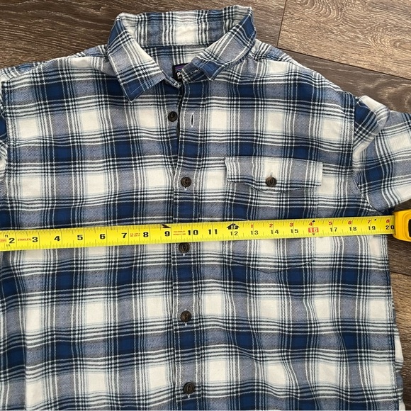 Patagonia Mens Blue Organic
Cotton Button Down Flannel Shirt. - Picture 6 of 6